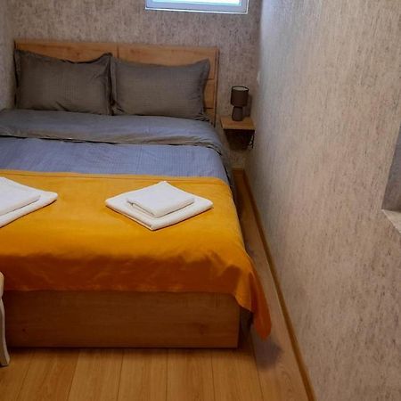 Yellow Apartment Tbilisi Buitenkant foto