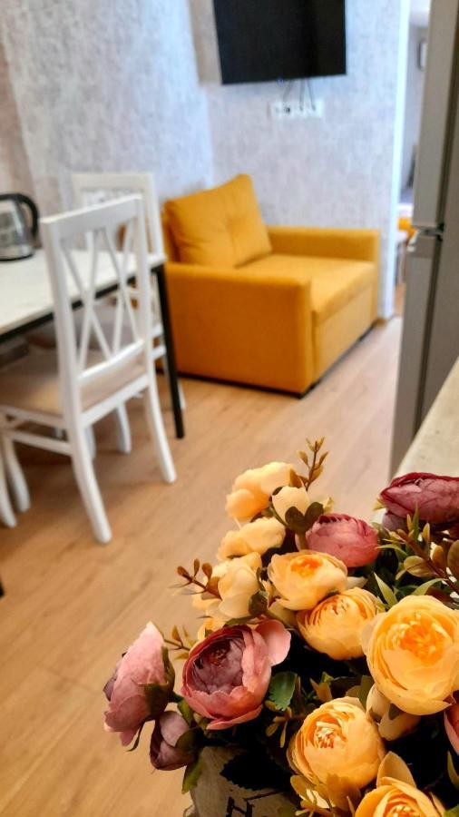 Yellow Apartment Tbilisi Buitenkant foto